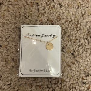 SMALL GOLD PENDANT CHAIN NECKLACE